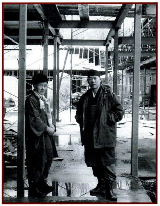 Nakagawa & Shimano auf der Baustelle von Dai Bosatsu